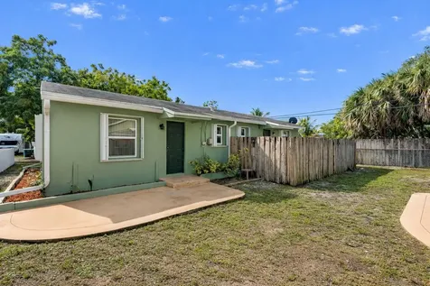 224 SW 15th Street Dania Beach FL 33004