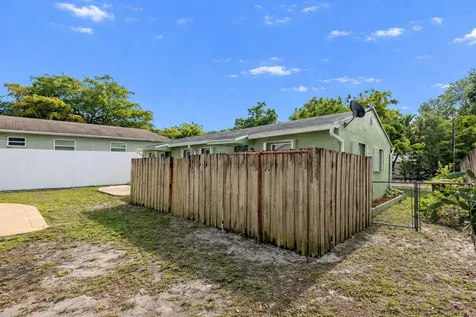224 SW 15th Street Dania Beach FL 33004