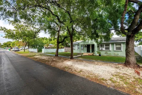 224 SW 15th Street Dania Beach FL 33004