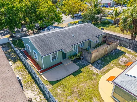 224 SW 15th Street Dania Beach FL 33004