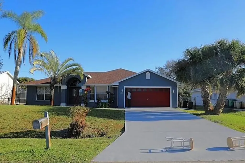 242 SW Parish Terrace Port St Lucie FL 34984