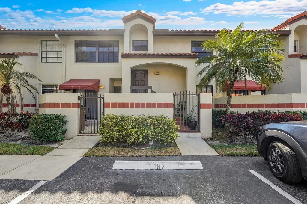 808 Republic Court Deerfield Beach FL 33442