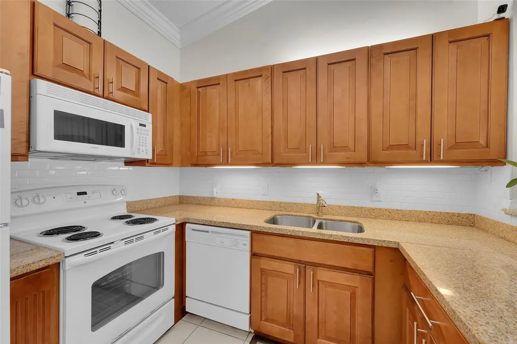 808 Republic Court Deerfield Beach FL 33442