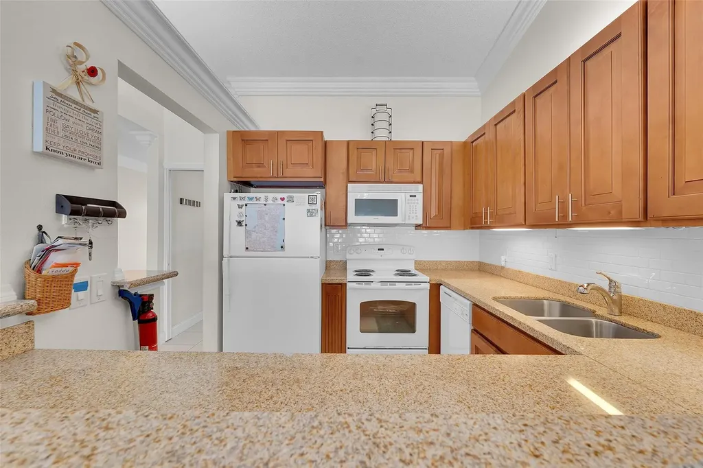 808 Republic Court Deerfield Beach FL 33442