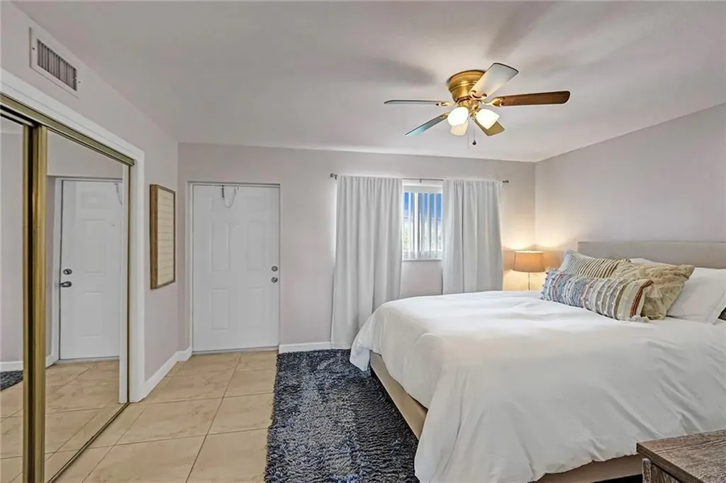 2131 NE 40th Court Lighthouse Point FL 33064