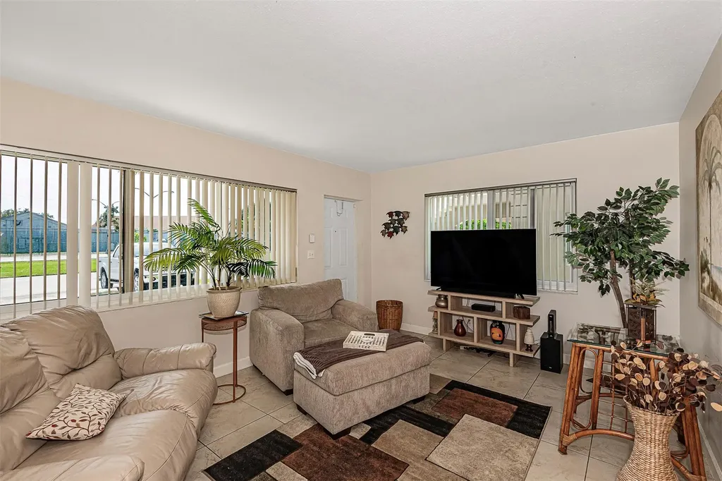 2131 NE 40th Court Lighthouse Point FL 33064