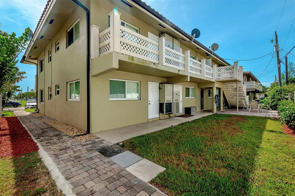 2131 NE 40th Court Lighthouse Point FL 33064