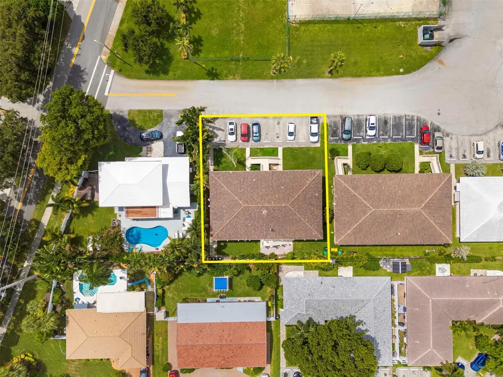 2131 NE 40th Court Lighthouse Point FL 33064