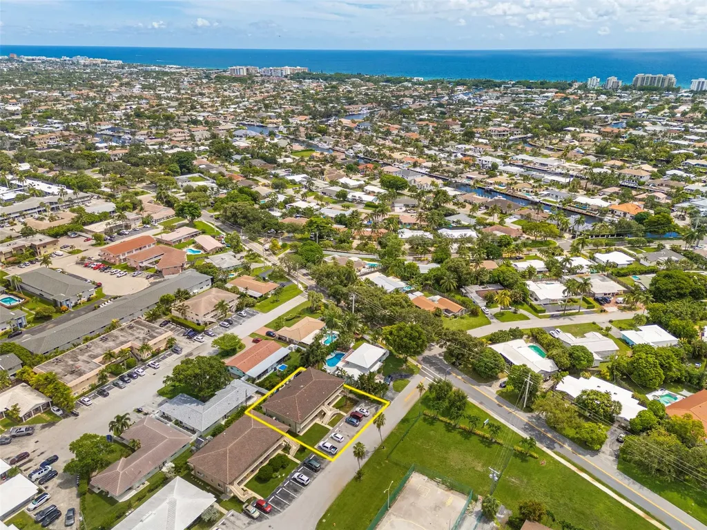 2131 NE 40th Court Lighthouse Point FL 33064
