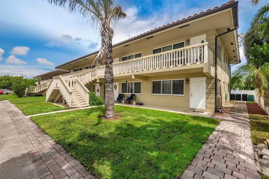 2131 NE 40th Court Lighthouse Point FL 33064