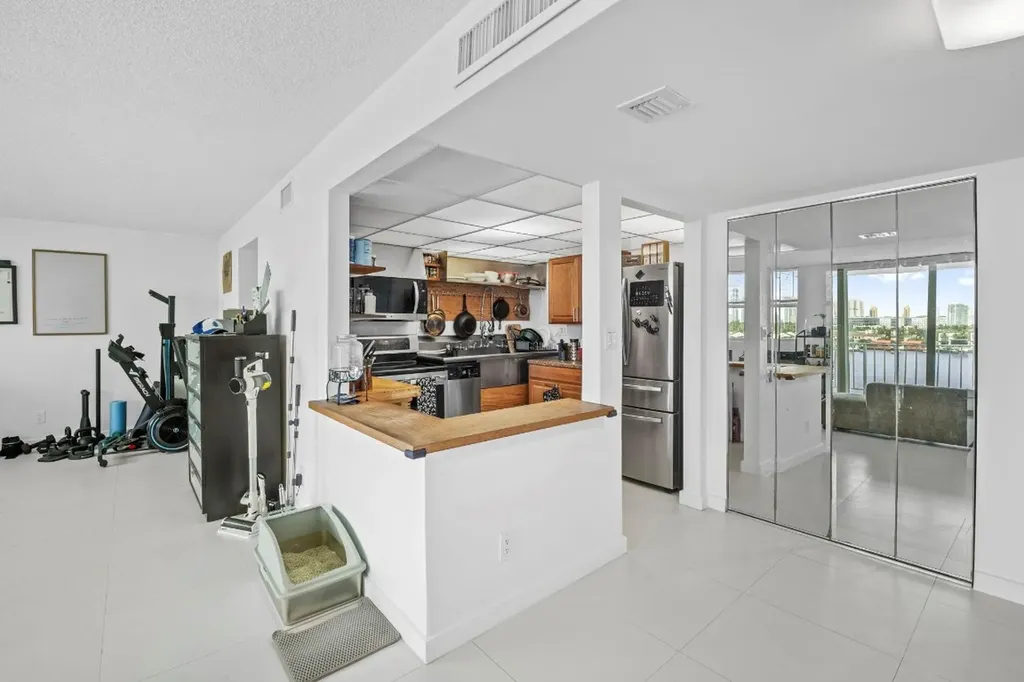 16558 NE 26th Avenue North Miami Beach FL 33160