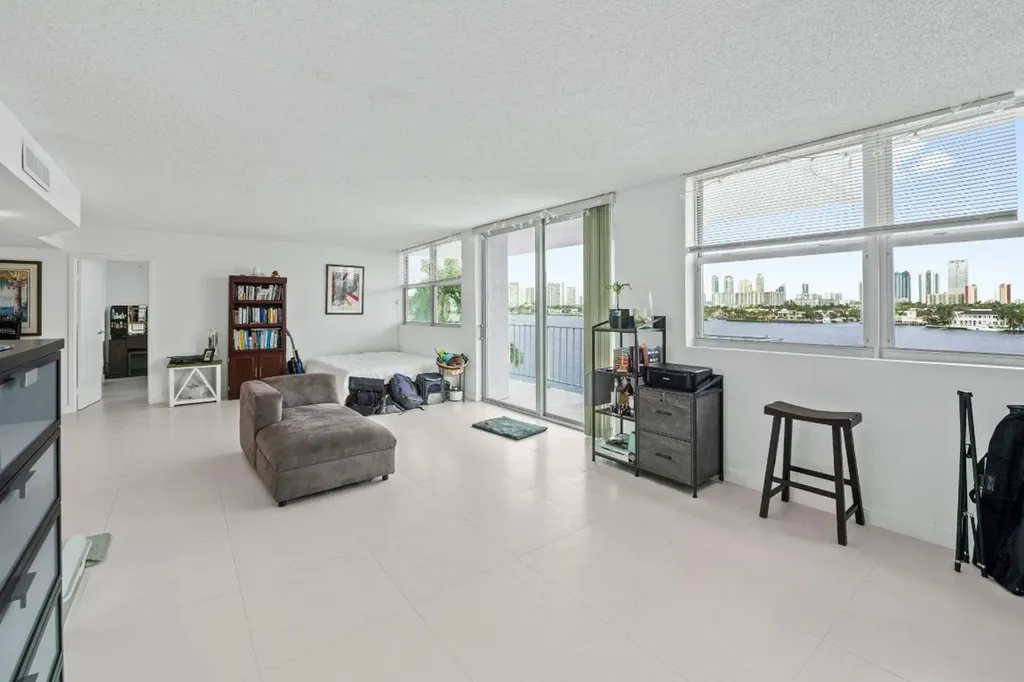 16558 NE 26th Avenue North Miami Beach FL 33160