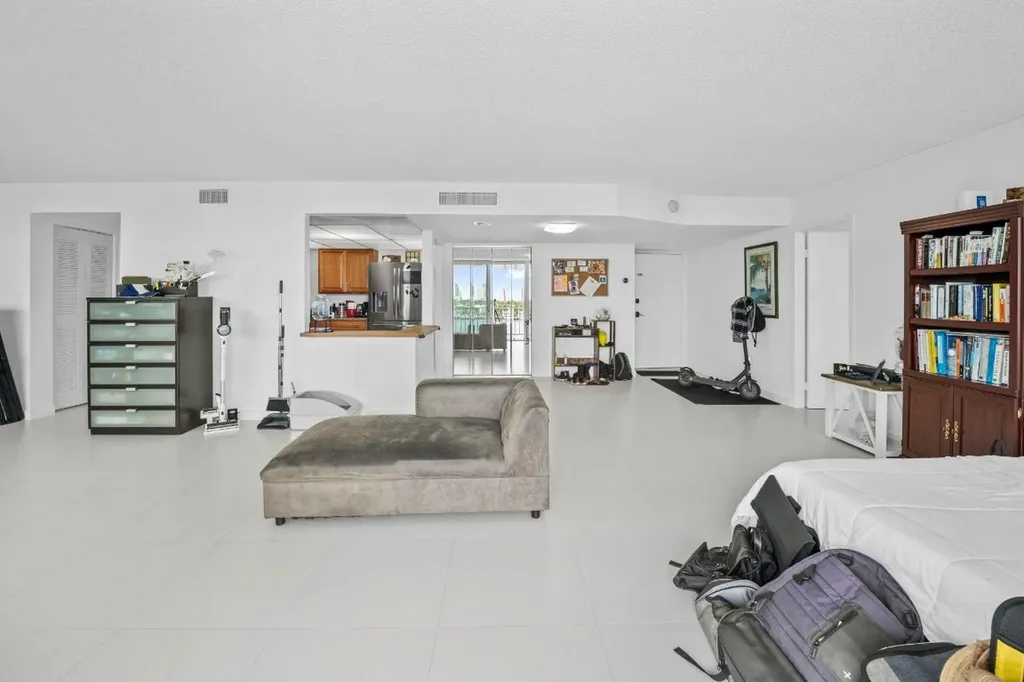 16558 NE 26th Avenue North Miami Beach FL 33160