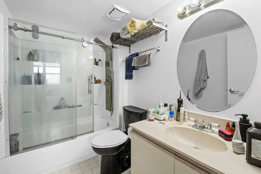 16558 NE 26th Avenue North Miami Beach FL 33160