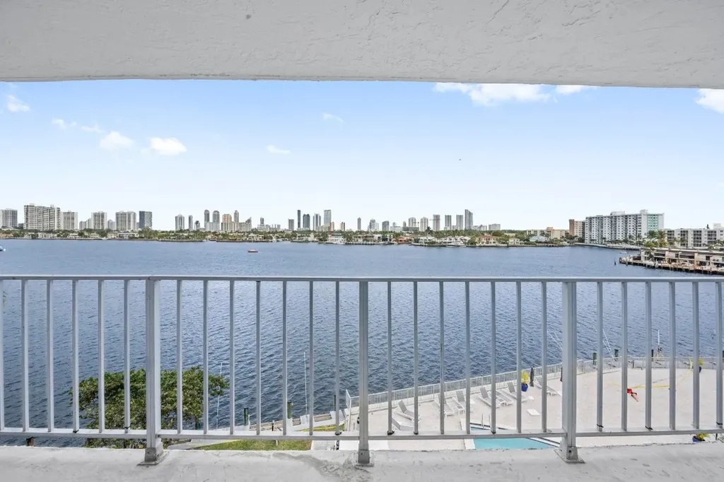 16558 NE 26th Avenue North Miami Beach FL 33160