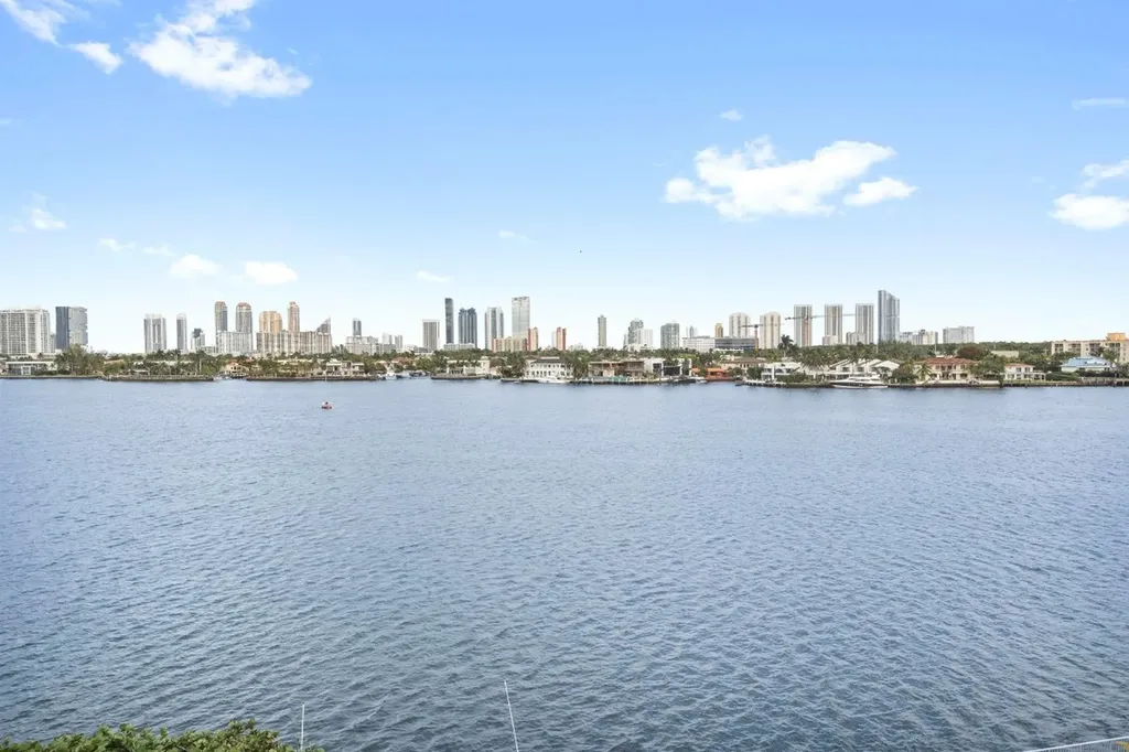 16558 NE 26th Avenue North Miami Beach FL 33160