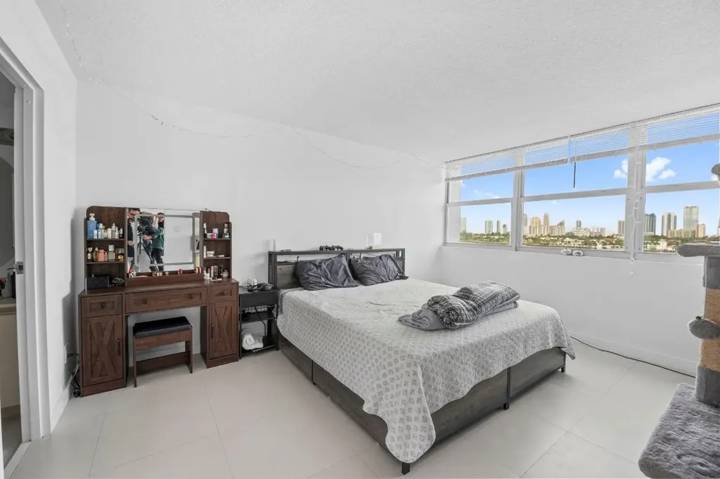 16558 NE 26th Avenue North Miami Beach FL 33160