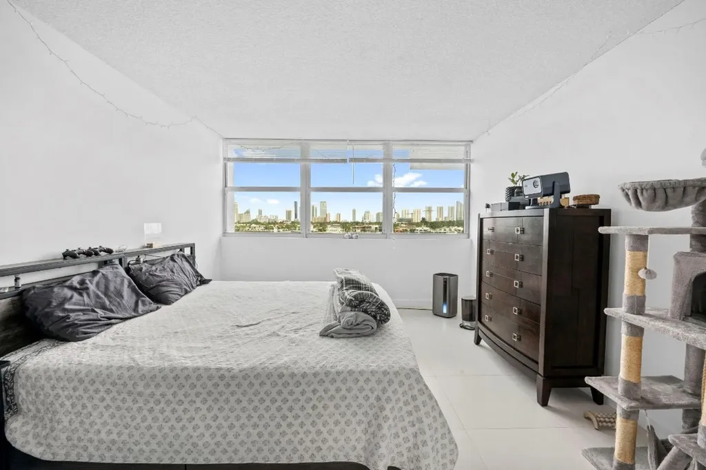 16558 NE 26th Avenue North Miami Beach FL 33160