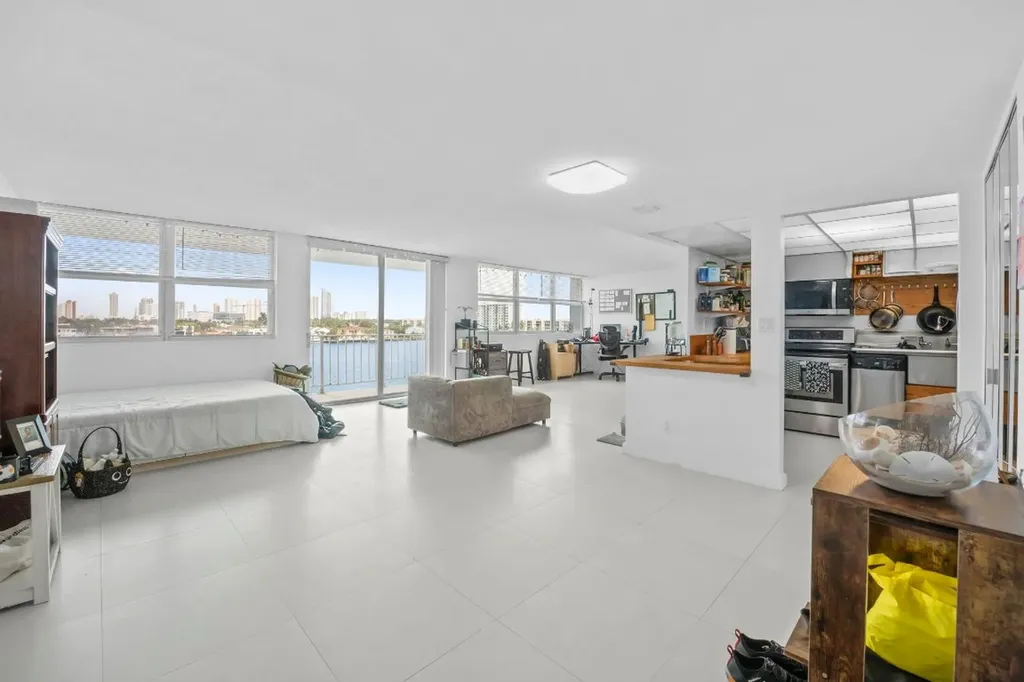 16558 NE 26th Avenue North Miami Beach FL 33160