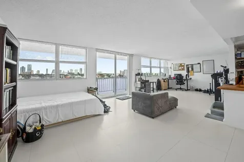 16558 NE 26th Avenue North Miami Beach FL 33160