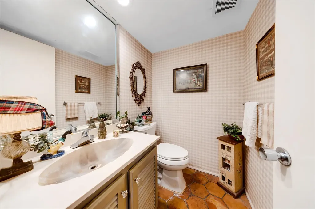 3930 Oaks Clubhouse Drive Pompano Beach FL 33069