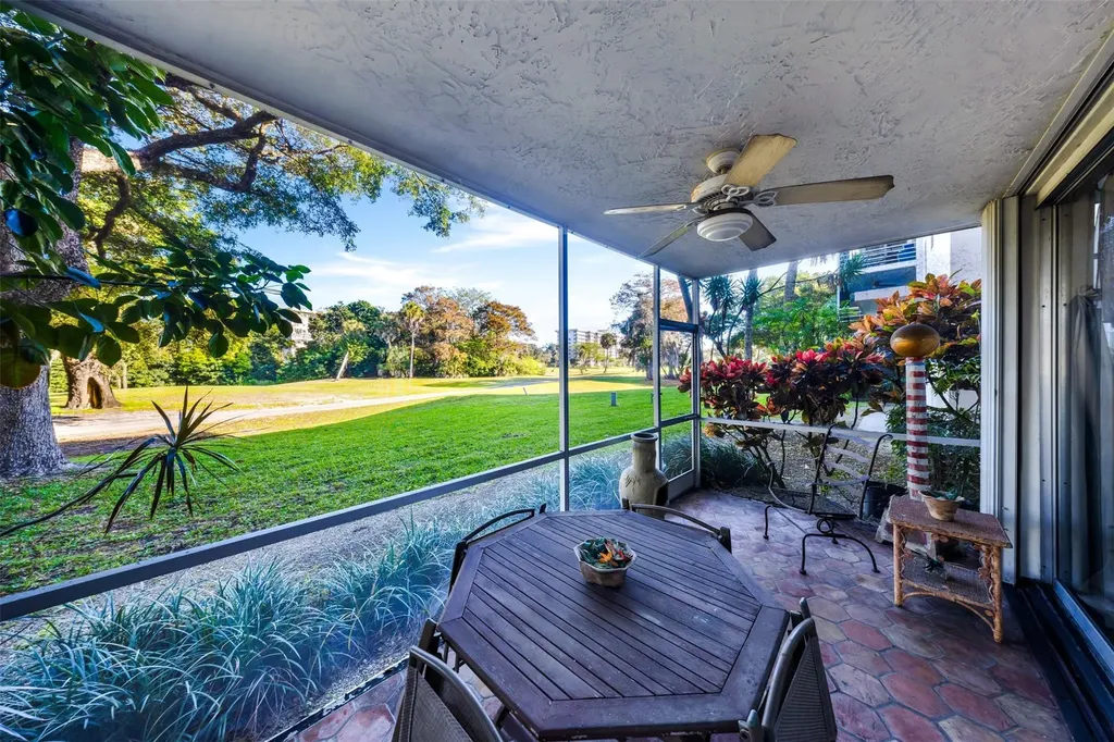 3930 Oaks Clubhouse Drive Pompano Beach FL 33069