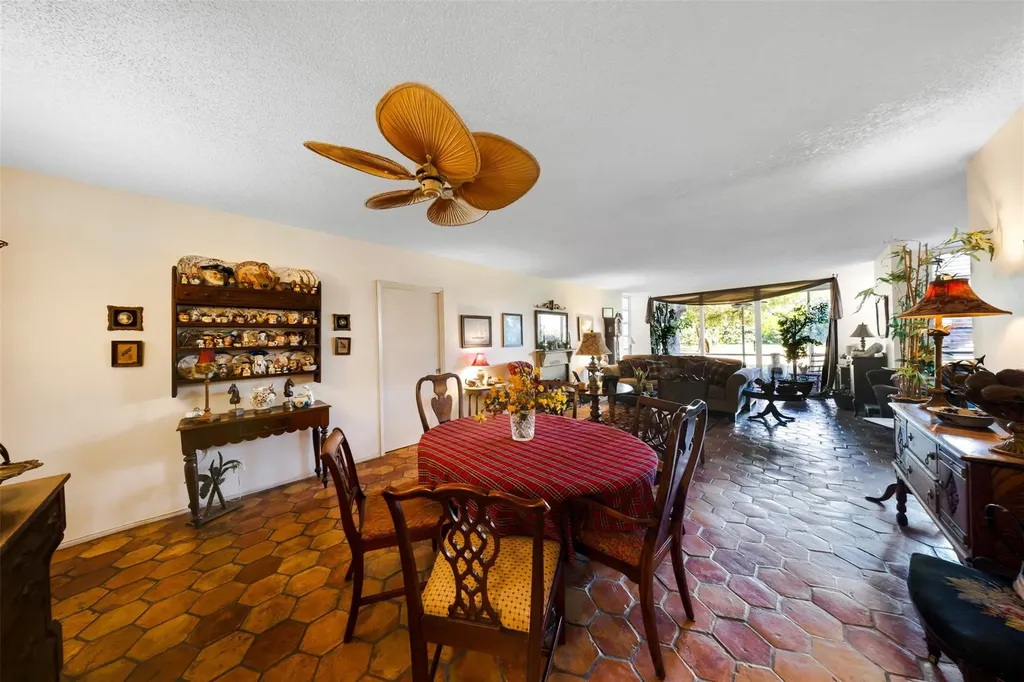 3930 Oaks Clubhouse Drive Pompano Beach FL 33069
