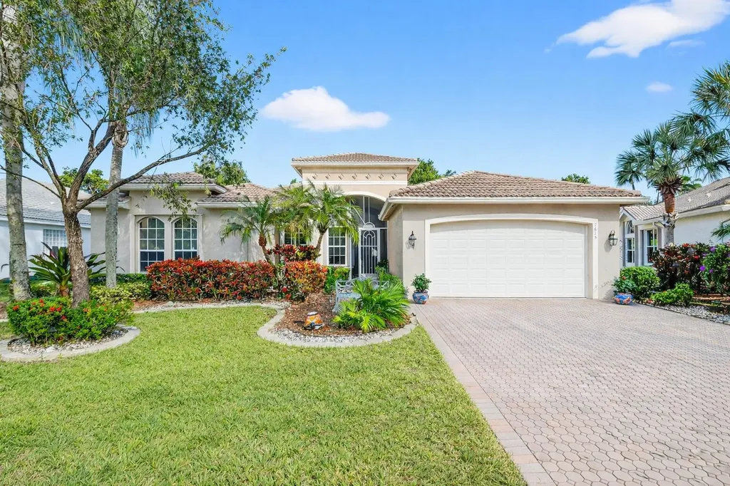 7615 Tarpon Cove Circle Lake Worth FL 33467