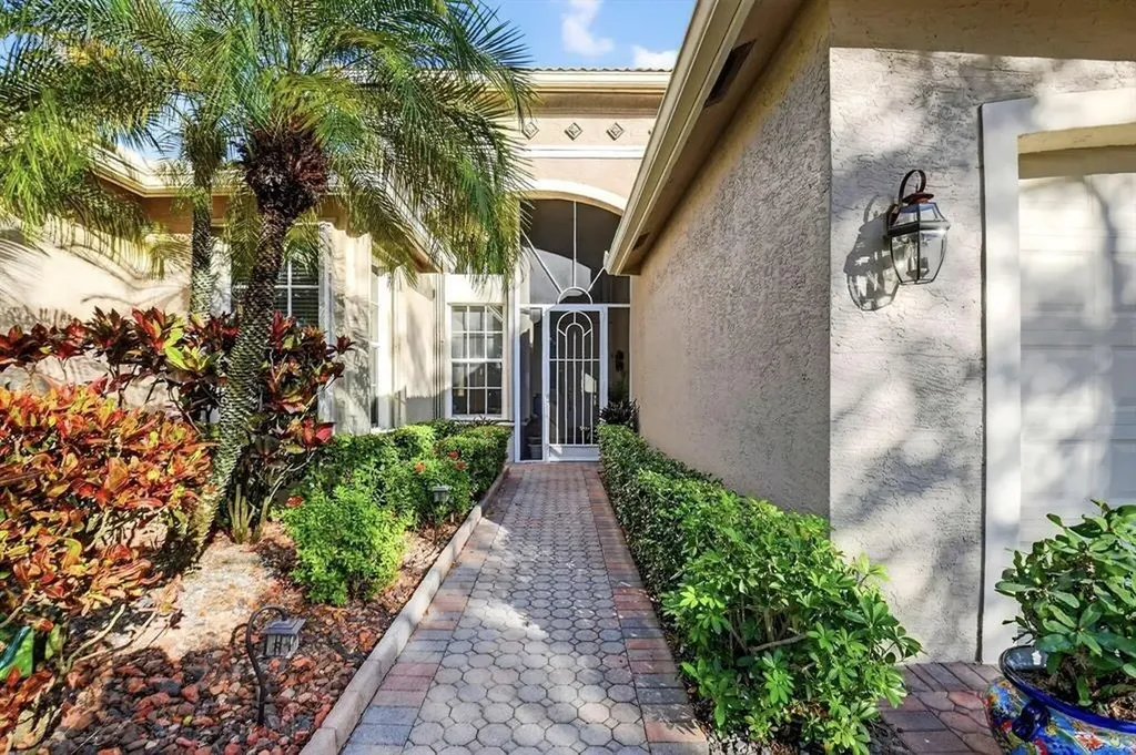 7615 Tarpon Cove Circle Lake Worth FL 33467