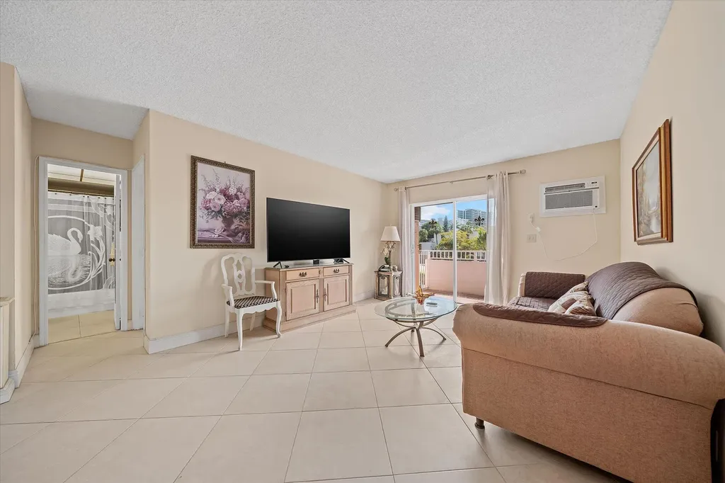 3201 NE 14th Street Causeway Pompano Beach FL 33062