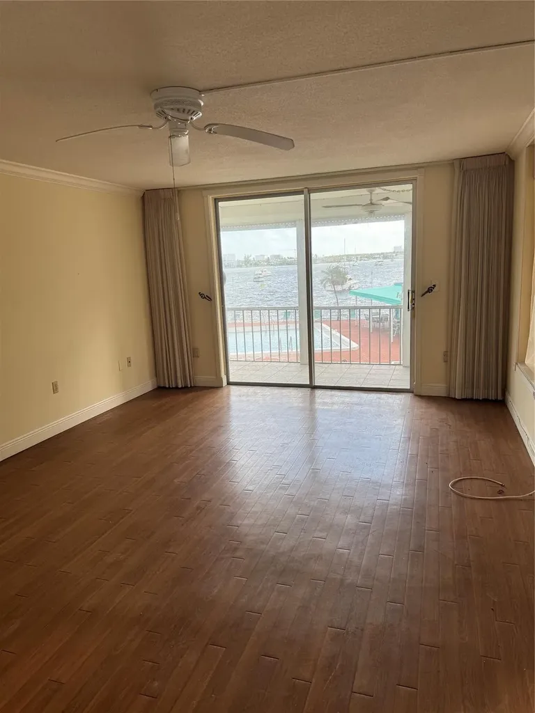 2910 Point Drive Aventura FL 33160