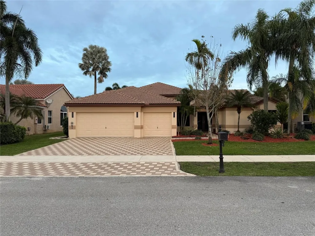 2702 E Orchard Circle Davie FL 33328
