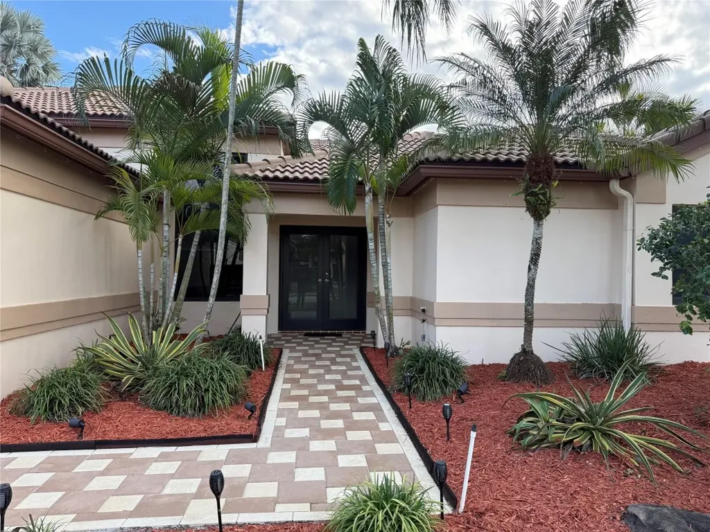 2702 E Orchard Circle Davie FL 33328