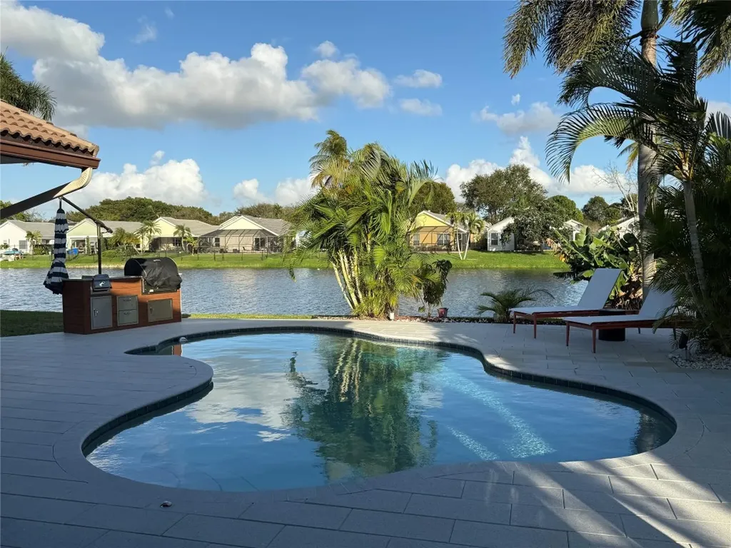 2702 E Orchard Circle Davie FL 33328