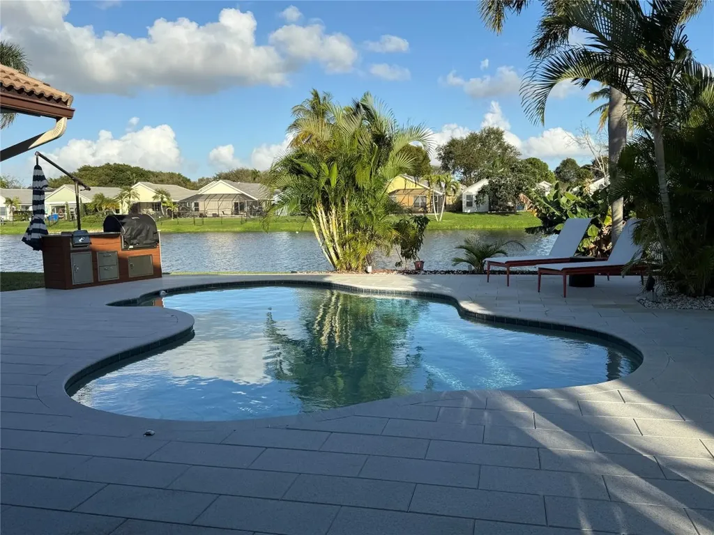 2702 E Orchard Circle Davie FL 33328