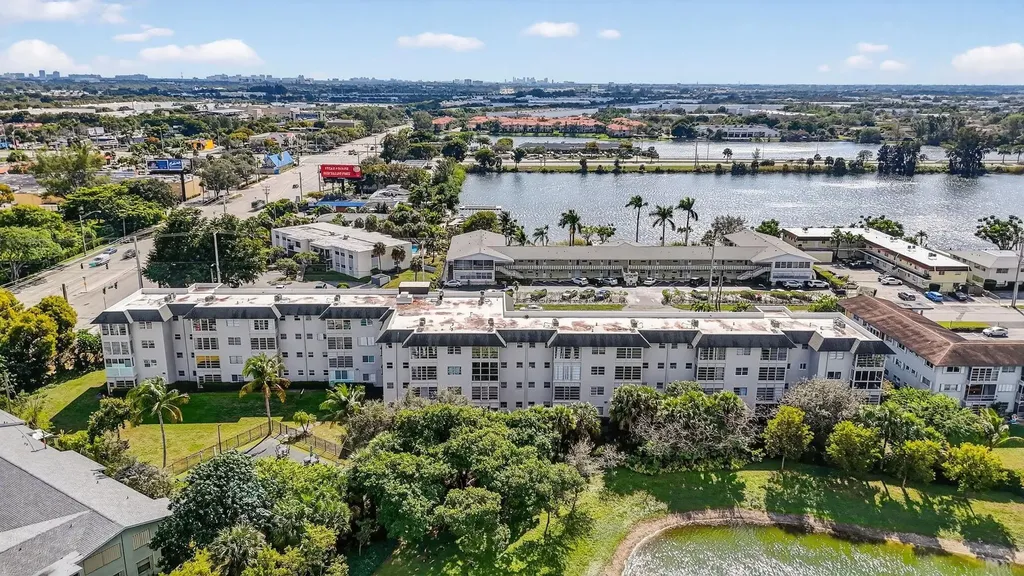 941 Crystal Lake Drive Deerfield Beach FL 33064