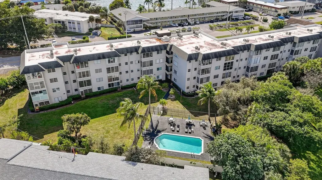 941 Crystal Lake Drive Deerfield Beach FL 33064