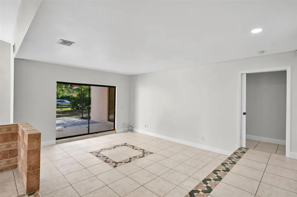 11136 NW 1st Place Coral Springs FL 33071