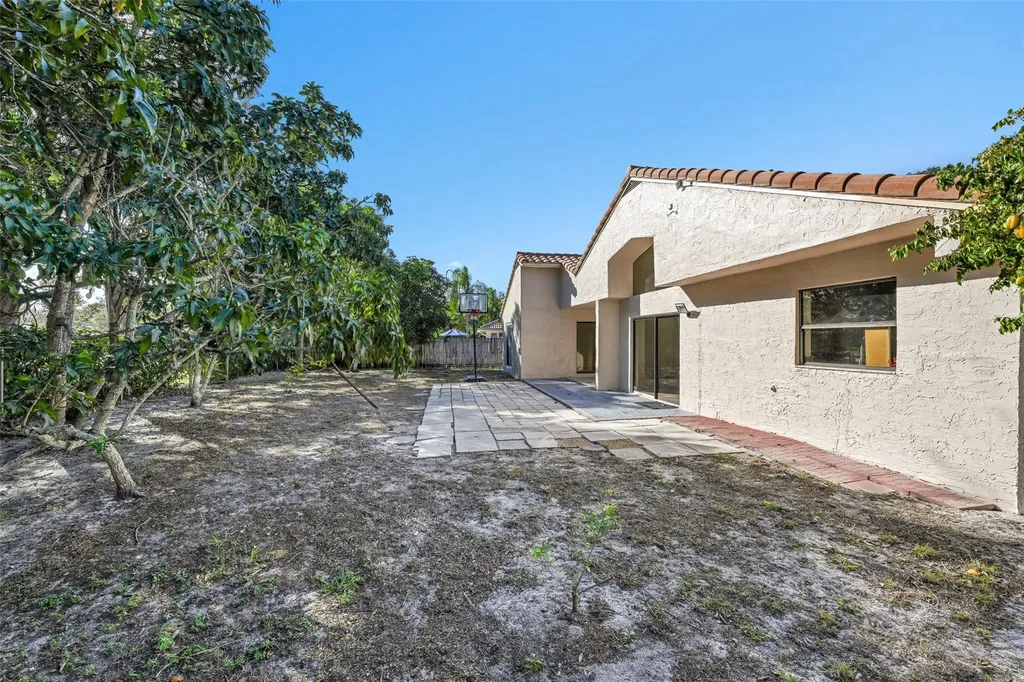 11136 NW 1st Place Coral Springs FL 33071