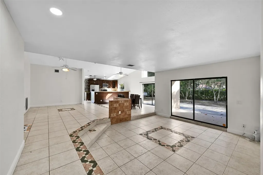 11136 NW 1st Place Coral Springs FL 33071