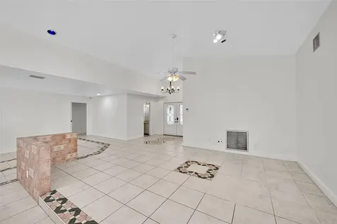 11136 NW 1st Place Coral Springs FL 33071