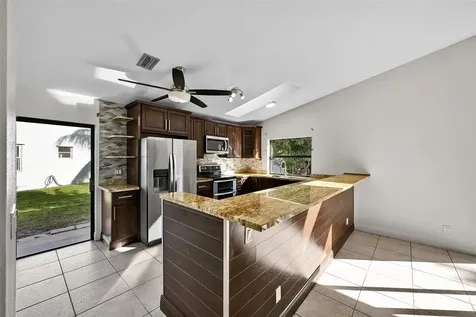 11136 NW 1st Place Coral Springs FL 33071
