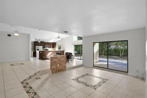 11136 NW 1st Place Coral Springs FL 33071