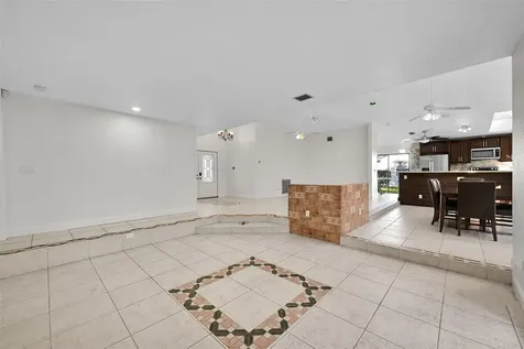 11136 NW 1st Place Coral Springs FL 33071
