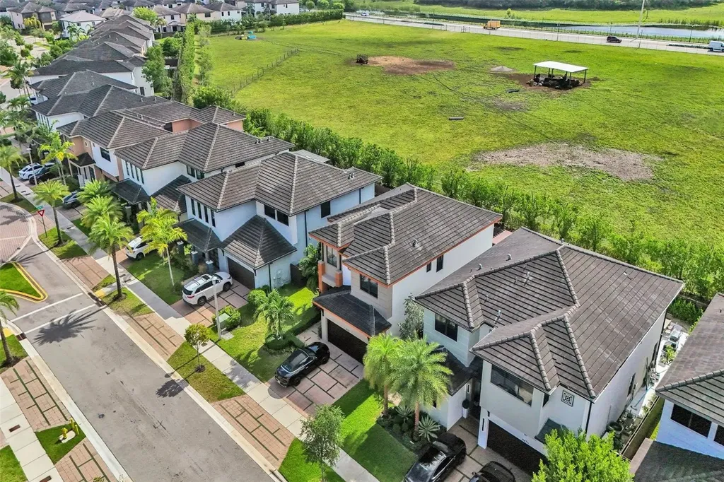 15501 NW 88th Avenue Miami Lakes FL 33018
