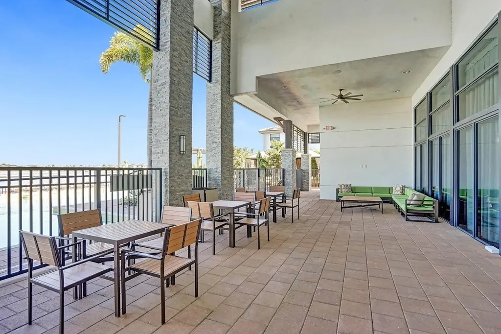 15501 NW 88th Avenue Miami Lakes FL 33018