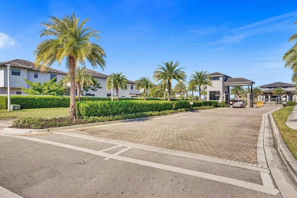 15501 NW 88th Avenue Miami Lakes FL 33018