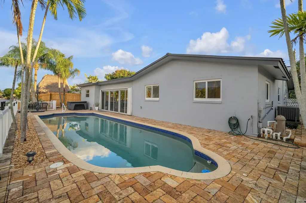1421 NE 54th Street Fort Lauderdale FL 33334
