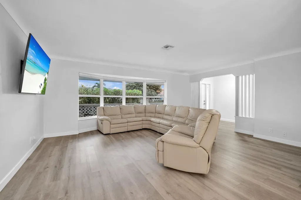 1421 NE 54th Street Fort Lauderdale FL 33334