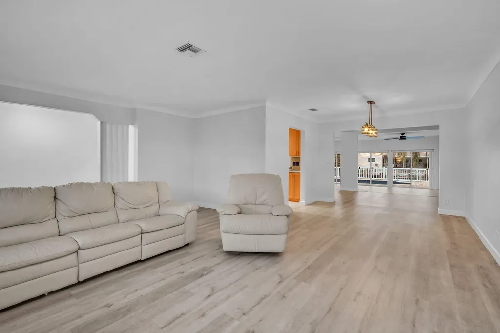 1421 NE 54th Street Fort Lauderdale FL 33334